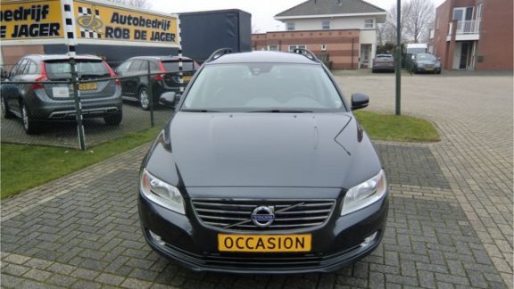 Volvo V70 - 2.0 D3 136 PK Polar Plus 5-Cilinder Trekhaak Leder Navi Ecc-Airco Lmv Pdc V+A enz. GEEN - 1