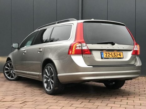 Volvo V70 - 2.0T Kinetic - 1