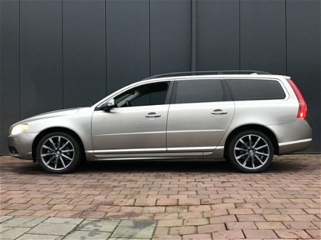 Volvo V70 - 2.0T Kinetic - 1