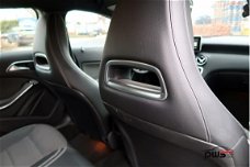 Mercedes-Benz A-klasse - 180 Edition Navi / Xenon / Sport / PDC / Cruise / Bluetooth / NL auto