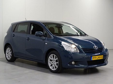 Toyota Verso - 1.8 VVT-i Panoramic 7zits | Trekhaak - 1