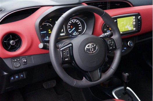 Toyota Yaris - 1.5 Hybrid Dynamic Bi-Tone - 1