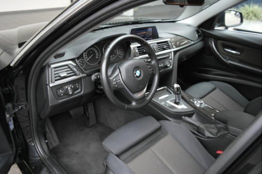 BMW 3-serie - 320i Executive Sportstoelen Trekhaak 18