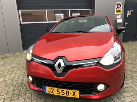 Renault Clio - 1.5 dCi ECO Night&Day Navigatie/Airco - 1