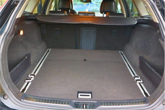 Toyota Avensis Wagon - 2.0 VVTi Executive Business | Rijklaar incl. 6 mnd garantie | - 1