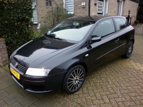 Fiat Stilo - 1.6-16V Active Plus zeer nette auto+nieuwe apk - 1