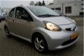 Toyota Aygo - 1.0-12V ABS I TWEE AIRBAGS I BUMPERS IN KLEUR I STARTONDERBREKER - 1 - Thumbnail