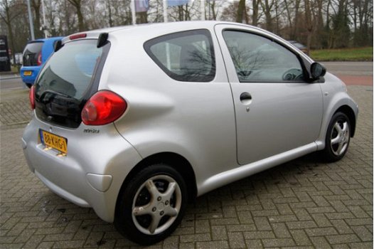 Toyota Aygo - 1.0-12V ABS I TWEE AIRBAGS I BUMPERS IN KLEUR I STARTONDERBREKER - 1