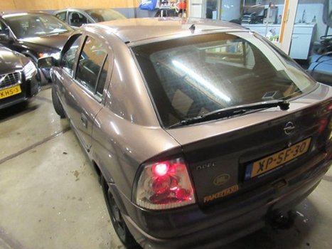 Opel Astra - 1.6i 8V GL - 1