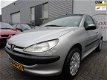 Peugeot 206 - 1.4 XT 3 deurs, goede apk, electrische ramen, spiegels en rijd nog super - 1 - Thumbnail