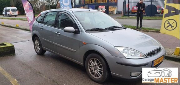 Ford Focus - 1.6 16V Collection - 1