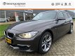 BMW 3-serie Touring - 320d xDrive High Executive Automaat , Trekhaak, Head-Up, ZEER COMPLEET - 1 - Thumbnail