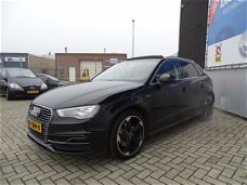 Audi A3 Sportback - e-tron 1.4 TFSI Panoramadak 18"Inch Sportstoelen Navi Xenon/LED Stoelverw EX BTW