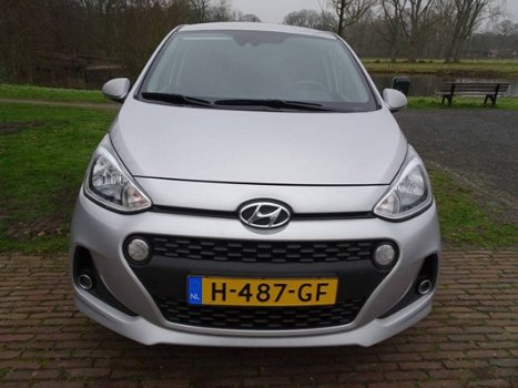 Hyundai i10 - 1.2i PureVersion stoel en stuurverwarming - 1