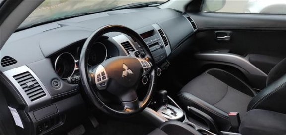 Mitsubishi Outlander - 2.0 Intro Edition CVT Automaat trekhaak rijklaar - 1