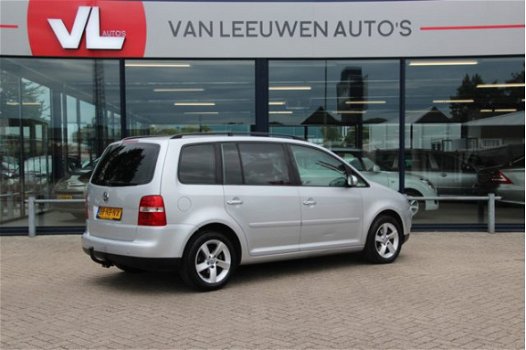 Volkswagen Touran - 1.6-16V FSI Trendline | Airco | Lichtmetalen velgen | Cruise Control | Trekhaak - 1