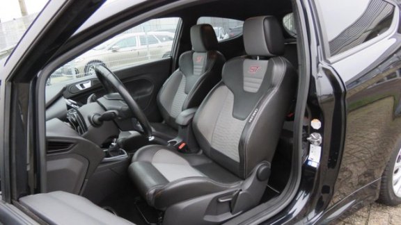 Ford Fiesta - 1.6 ST2 182 pk, Navigatie, Camera, Cruise, Winter Pack, Recaro stoelen - 1
