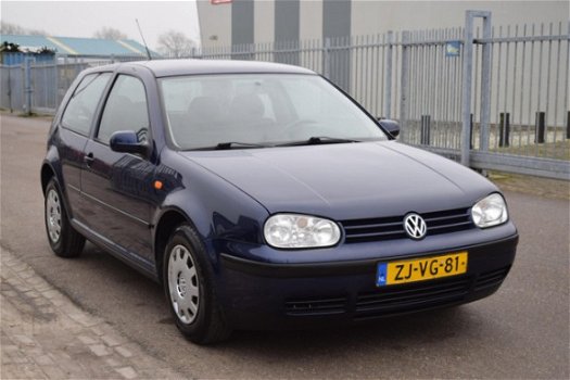 Volkswagen Golf - 1.4-16V Trendline | Elek-Pakket | APK 11-2020 - 1