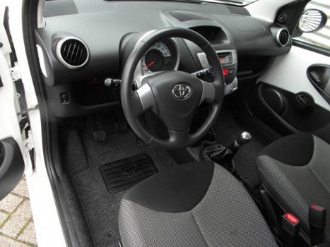 Toyota Aygo - 1.0 VVT-i Aspiration 5drs Airco Bluetooth - 1