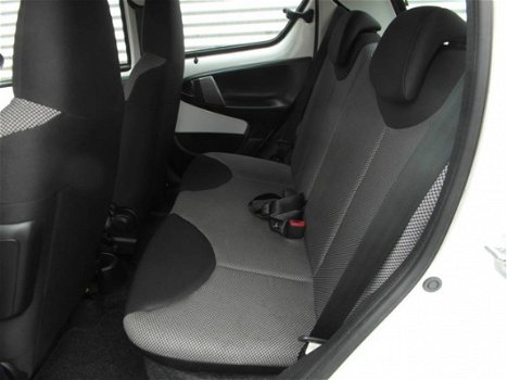 Toyota Aygo - 1.0 VVT-i Aspiration 5drs Airco Bluetooth - 1