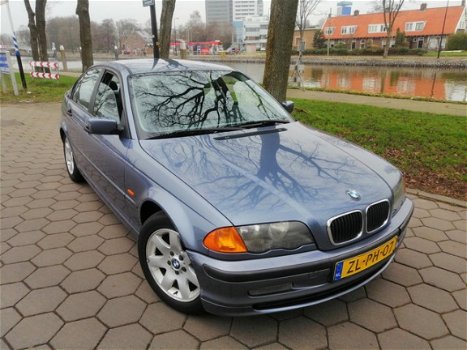 BMW 3-serie - 318i Executive Automaat- Clima+Airco- Rijd 100%- Originele Staat - 1