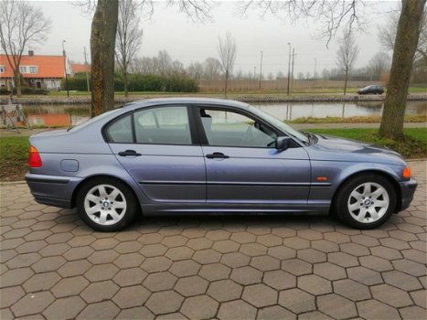 BMW 3-serie - 318i Executive Automaat- Clima+Airco- Rijd 100%- Originele Staat - 1