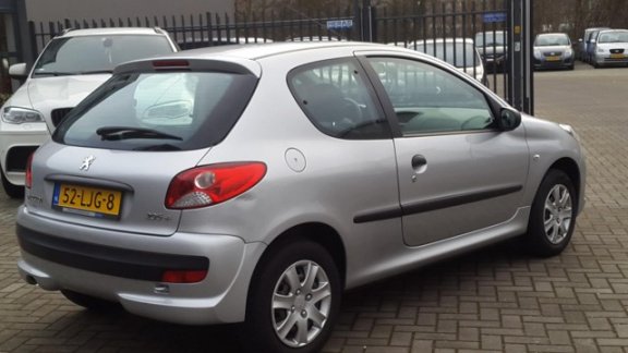 Peugeot 206 - 1.1 XR 2010 - 1