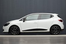 Renault Clio - 0.9 TCe Dynamique Sport (NAVIGATIE, KEYLESS, LEER STUUR, SPORTSTOELEN, BASS REFLEX AU