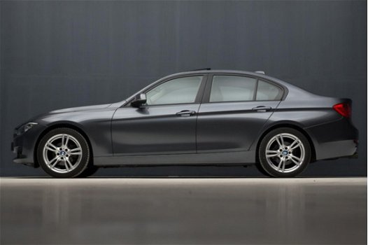 BMW 3-serie - 320i High Executive Luxury Automaat (SCHUIFDAK, GROOT NAVI, LEDER, XENON, LM VELGEN, C - 1