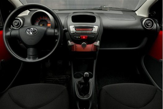 Toyota Aygo - 1.0-12V Sport (AUX, SPORTSTOELEN, NIEUWE APK, AUDIO INSTALATIE, NIEUWSTAAT) - 1