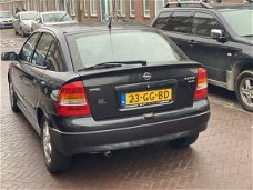 Opel Astra - 1.6-16V Club