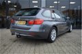 BMW 3-serie Touring - 318D High Executive | Dealer Onderhouden | Xenon | Navigatie | - 1 - Thumbnail