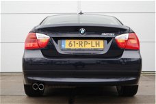 BMW 3-serie - 325i Dynamic Executive / NL-auto/ Xenon/ Navigatie/ Trekhaak/ Park.sens/ 18 inch lmv/