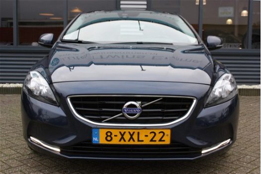 Volvo V40 - 1.6 D2 OCEAN RACE BUSS PANODAK LEDER EEN TOPPER - 1