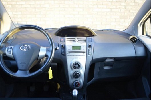 Toyota Yaris - 1.0 VVTi + 5-deurs / airco / electrische ramen voor - 1