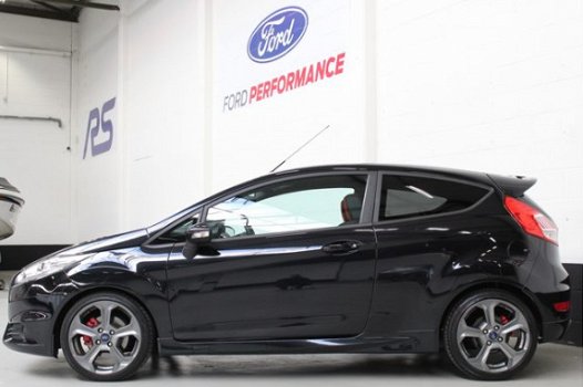 Ford Fiesta - 1.6 182pk ST2 Style pack |keyless|stoelverwarming|Sony| - 1