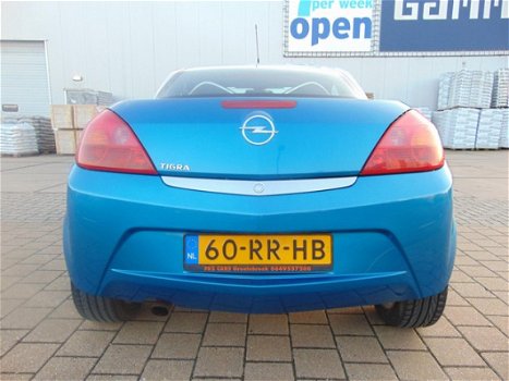 Opel Tigra TwinTop - 1.4-16V Cosmo / Automaat/ 117 Dkm NAP/ Half Leder/ Airco/ Elec Ramen/ Dealer On - 1