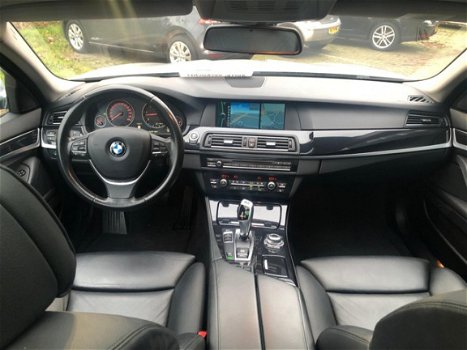 BMW 5-serie Touring - 525d High Executive *Head-up display*Panoramisch dak*Zeer compleet - 1