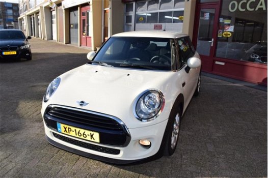 Mini Mini Cooper - 1.5 Serious Business Grote Navi, PDC, Cruise contol, Multi. Funct. stuur JCW, - 1