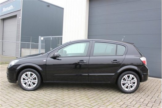 Opel Astra - 1.6 Edition Automaat/Lichtmetaal/Cruise control/Rijklaar - 1