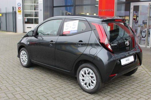 Toyota Aygo - 1.0 VVT-i x-play | 5 jaar garantie + 5 jaar gratis onderhoud - 1