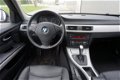 BMW 3-serie - 325i High Executive | Leer | Automaat | Schuifdak | Trekhaak | 1e Eigenaar - 1 - Thumbnail