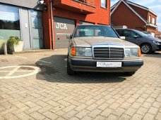 Mercedes-Benz E-klasse - e230 140000 KM ORIGINEEL NIEUWE STAAT 6999 EURO