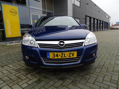 Opel Astra - Edition 1.4 90 pk - 5drs - trekhaak - airco - cruise control - comfort seat pack - 16