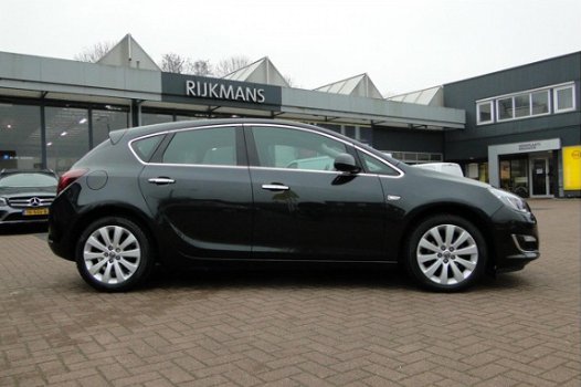 Opel Astra - 1.6 115pk 5-D Cosmo NAVI/ECC/PDC - 1