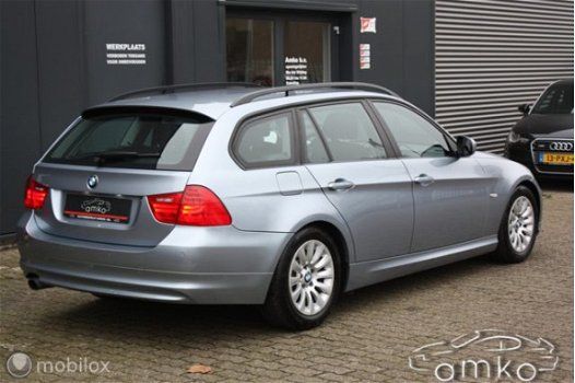 BMW 3-serie Touring - 320i Executive / CRUISE C. / CLIMATE C / LM. VELGEN / ENZ - 1