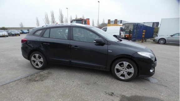 Renault Mégane Estate - 1.5 dCi Bose / Navi / Clima / Pdc / Cruise - 1