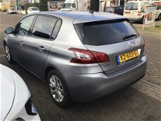 Peugeot 308 - 1.2 110pk Style | Panoramadak | Navigatie | Parkeersensoren | 16" lm velgen | Extra ge