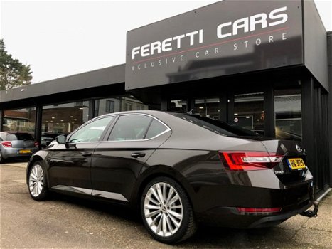 Skoda Superb - 2.0 TDI 150PK STYLE LEDER/ALCAN. NAVI AIRCO CAMERA LED/XENON LMV PDC - 1