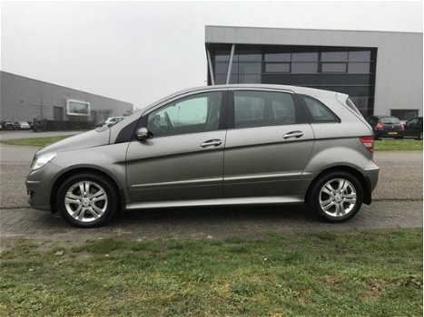 Mercedes-Benz B-klasse - 200 Avantgarde 2006 Automaat met Leder/Climate - 1